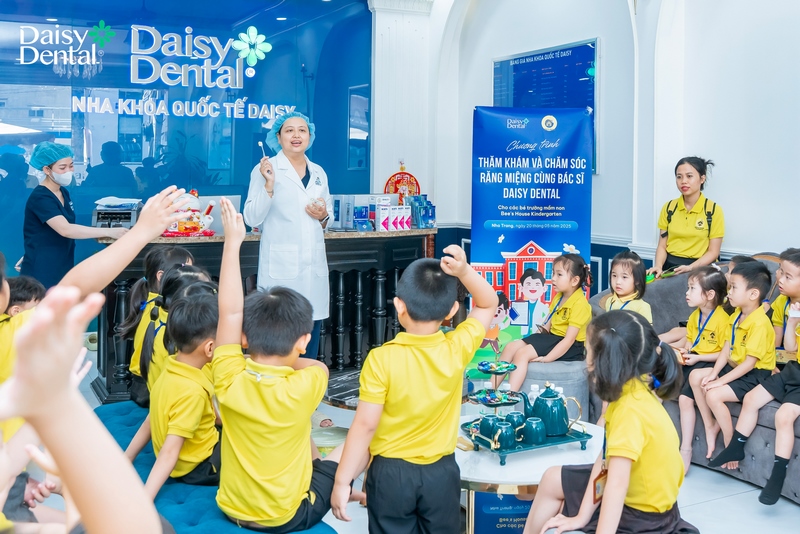 DAISY DENTAL và Bee’s House Kindergarten kết nối hành trình chăm sóc sức khỏe răng miệng cho “mầm non tương lai”