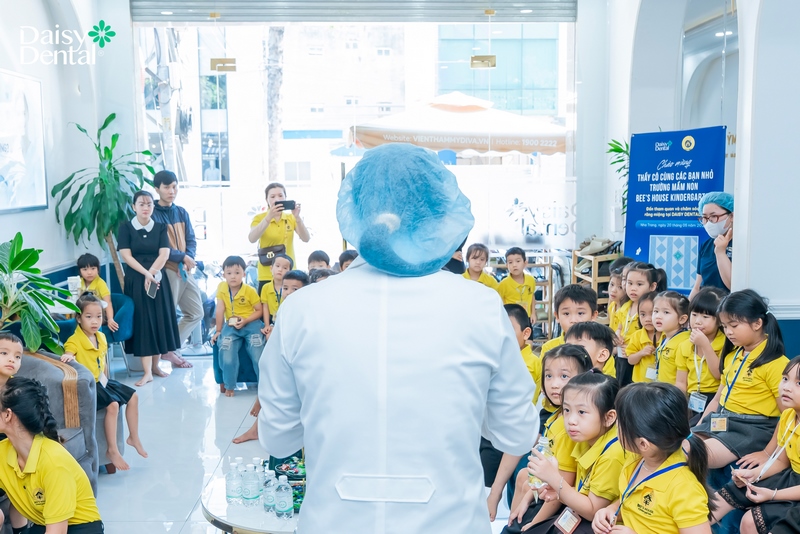 DAISY DENTAL và Bee’s House Kindergarten kết nối hành trình chăm sóc sức khỏe răng miệng cho “mầm non tương lai”