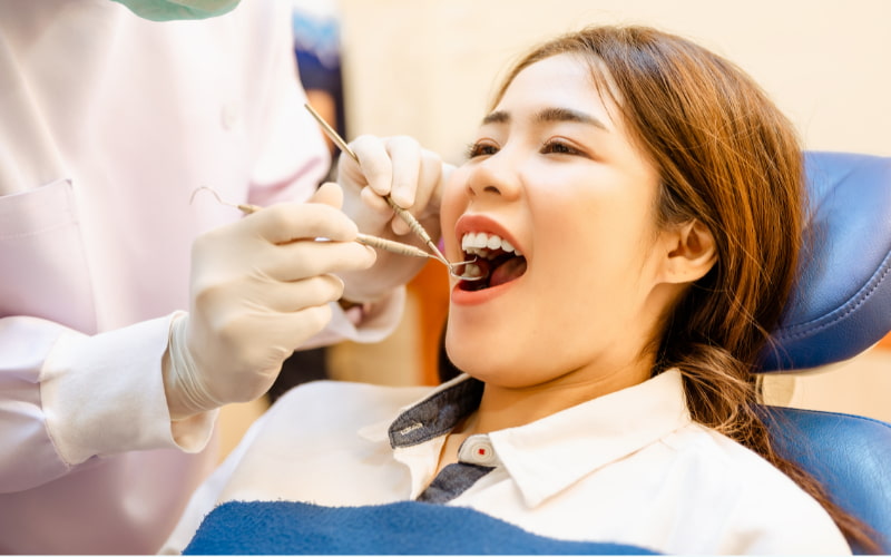 Quy trình trám răng có thể có một vài khác biệt nhỏ tùy thuộc vào tình trạng răng cụ thể, loại vật liệu trám được sử dụng và kỹ thuật của nha sĩ.