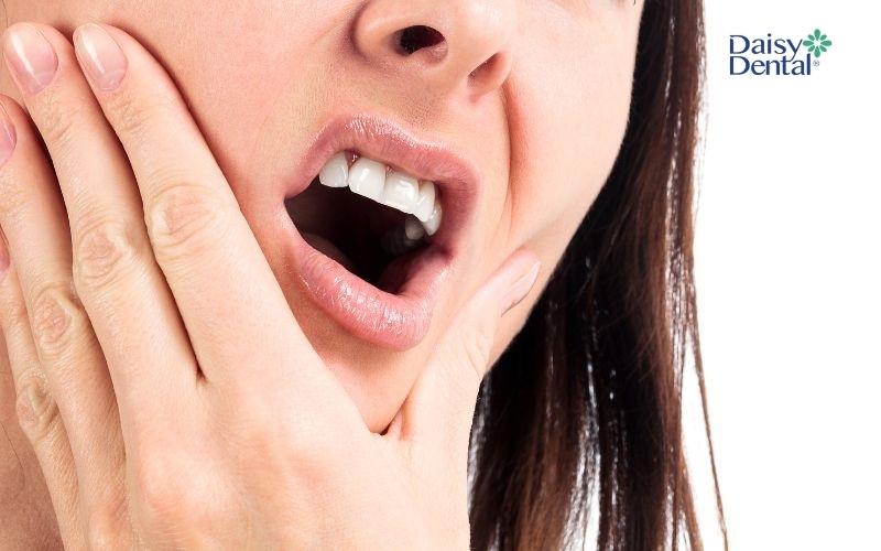 Ê buốt răng sau khi tẩy trắng thường hết sau vài tiếng đồng hồ