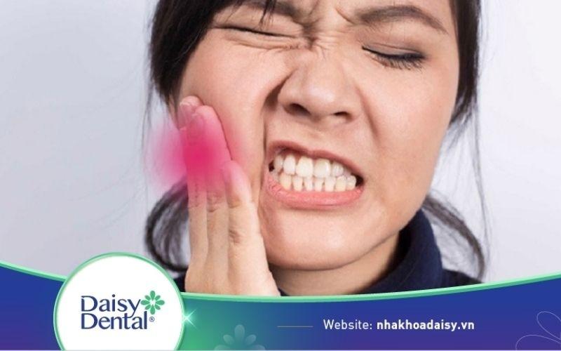 Sau khi bọc răng sứ bị đau nhức