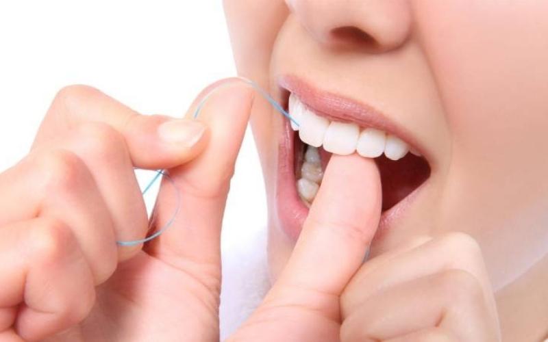 Chăm sóc răng miệng đúng cách sau bọc sứ giúp kéo dài tuổi thọ răng sứ