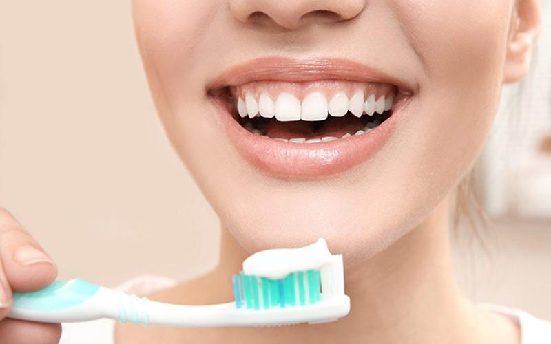 Nếu chế độ chăm sóc răng miệng tốt, tuổi thọ răng sứ sẽ bền lâu