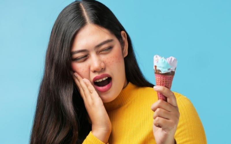 Chế độ ăn uống không phù hợp khiến cho tình trạng sâu răng trở nên nghiêm trọng hơn
