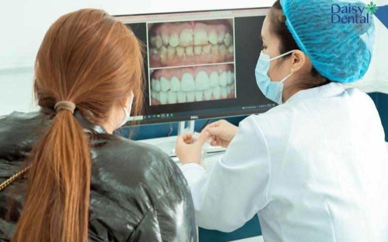 Đến nha khoa thăm khám định kỳ để kịp thời phát hiện sâu răng và điều trị