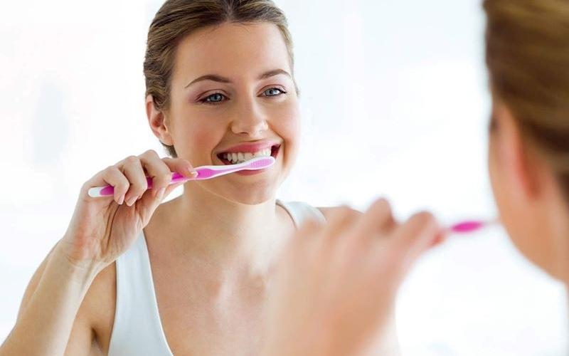 Vệ sinh răng miệng sạch sẽ để ngăn ngừa áp xe răng