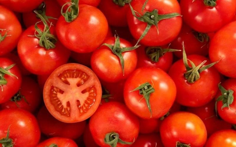 Vì sao cà chua có tác dụng làm trắng răng?