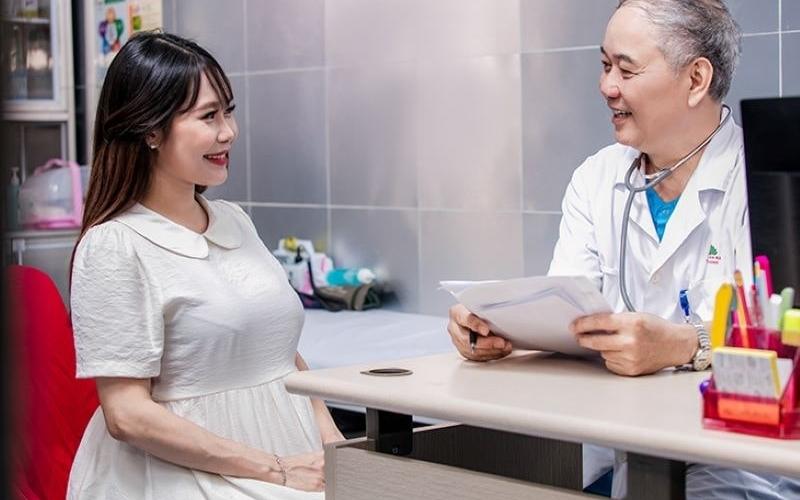 Mẹ bầu cần cung cấp đầy đủ thông tin cho bác sĩ trước khi chụp X quang