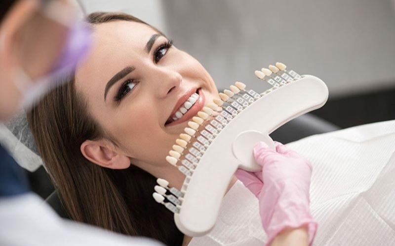 Nên lựa chọn loại răng sứ phù hợp với nhu cầu, sở thích, điều kiện của bản thân