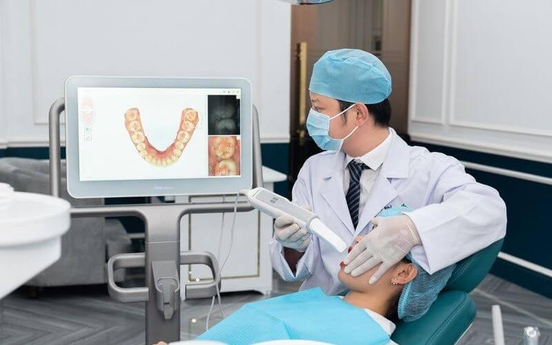 Cơ sở nha khoa chất lượng sẽ khám và khắc phục các biến chứng khi niềng răng sai cách cho khách hàng