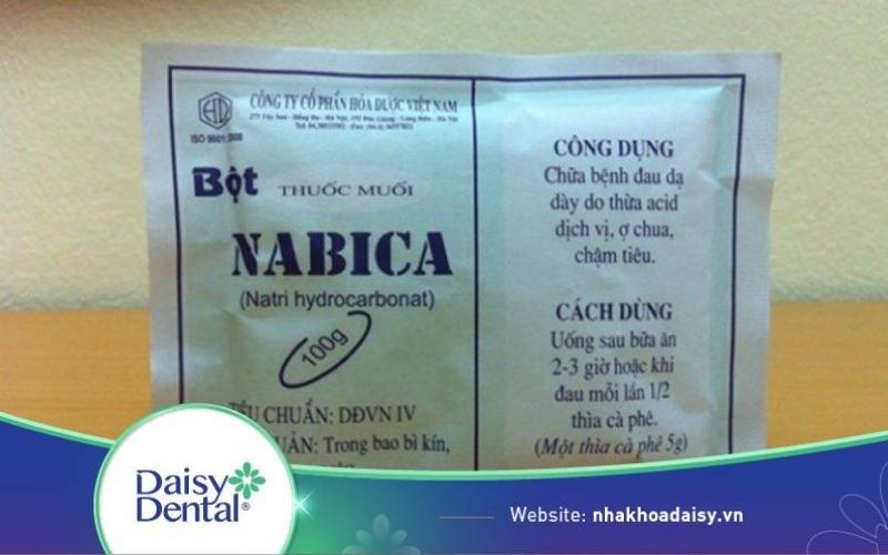 làm trắng răng bằng muối nabica