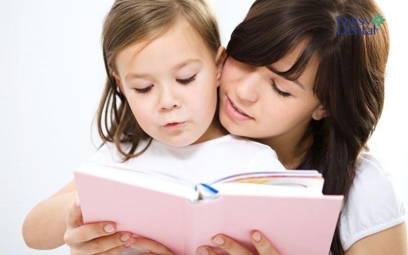 Đọc truyện cho trẻ nghe trước khi đi ngủ giúp trẻ dễ ngủ và ngủ ngon hơn