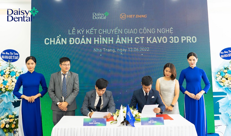 Nha khoa Quốc tế DAISY và công ty Việt Đăng ký kết chuyển giao công nghệ CT KaVo OP 3D Pro.