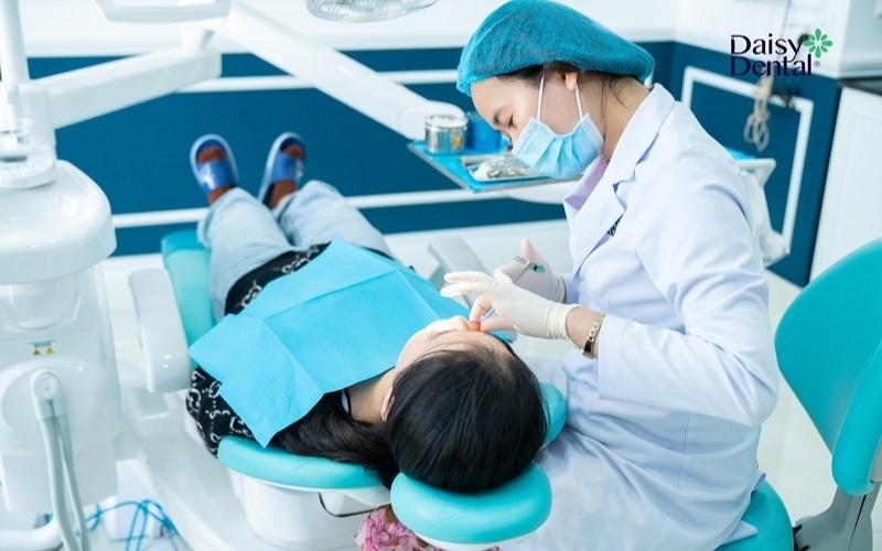 Nha khoa DAISY có quy trình trám răng khôn bị sâu chuẩn y khoa quốc tế