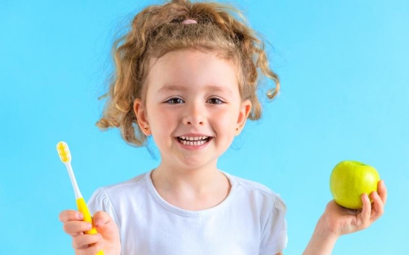 Hướng dẫn trẻ em vệ sinh răng miệng đúng cách giúp ngừa viêm lợi trùm