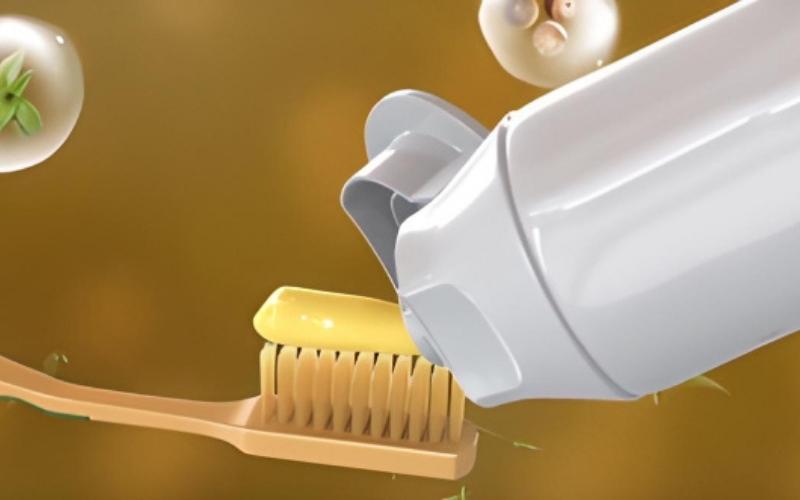 Sử dụng thuốc Đông y kết hợp với kem đánh răng từ dược liệu để chữa tụt lợi