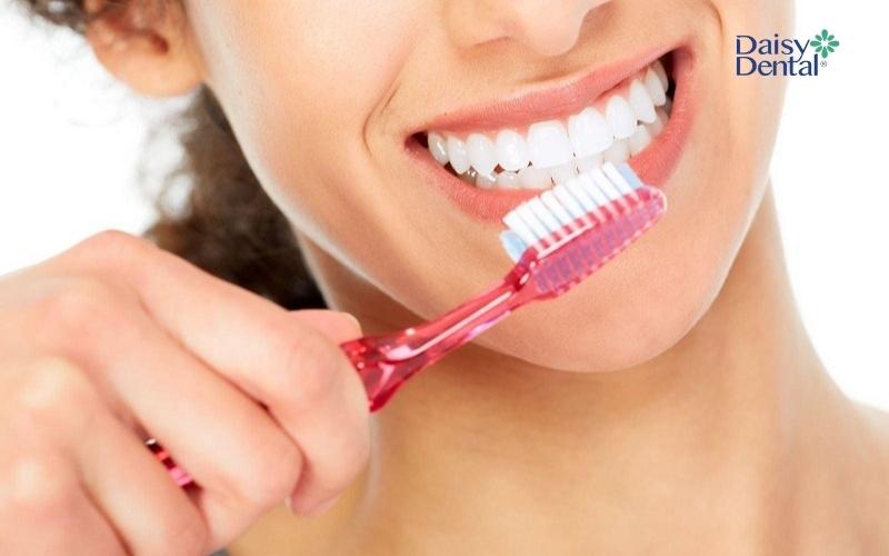 Chăm sóc răng miệng đúng cách để duy trì nụ cười đẹp dài lâu