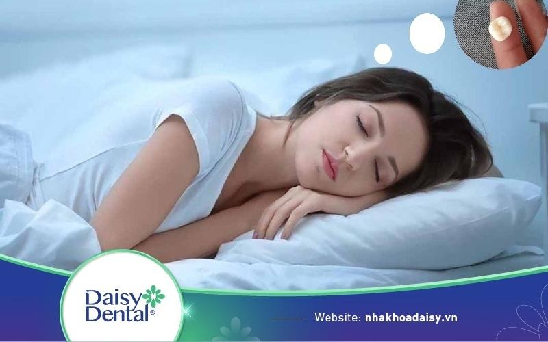 Nằm mơ rụng răng hàm dưới