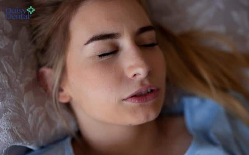 Tướng số người ngủ nghiến răng thường không tốt
