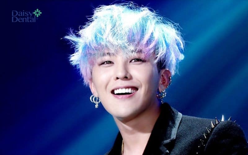 G - Dragon có nụ cười “đốn tim” fan hâm mộ