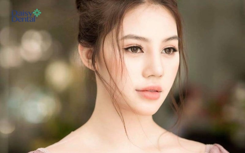 Jolie Nguyễn - Cô nàng sở hữu dáng môi thu hút mọi ánh nhìn