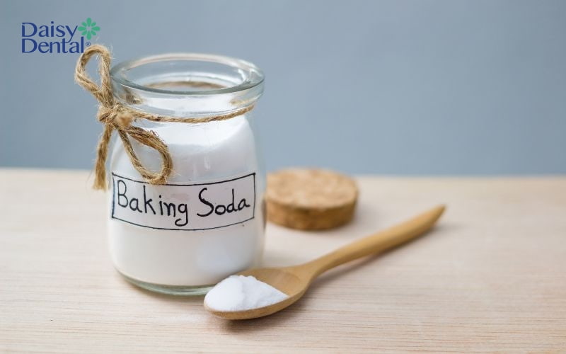 Baking Soda có công dụng kháng khuẩn hiệu quả, giúp vết viêm loét nhanh lành miệng