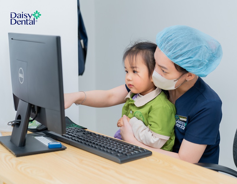 học sinh Trường Mầm Non Tiny Đà Lạt tham quan Nha khoa Quốc tế DAISY