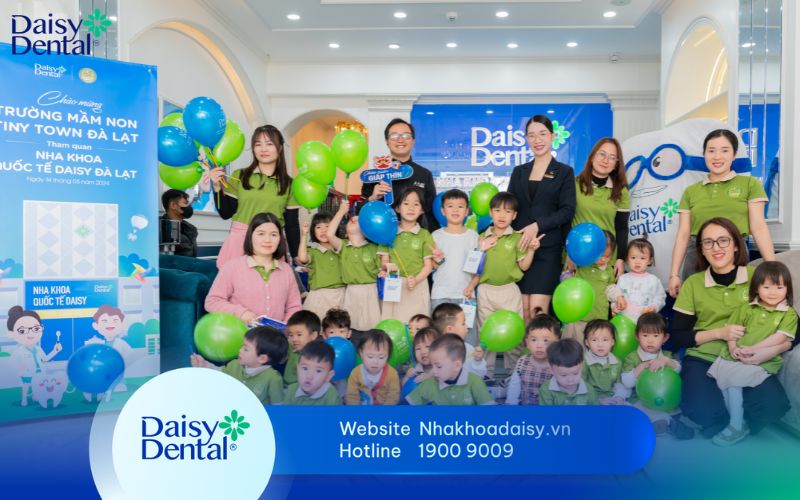 học sinh Trường Mầm Non Tiny Đà Lạt tham quan Nha khoa Quốc tế DAISY
