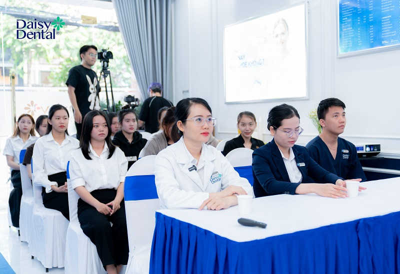 DAISY DENTAL tổ chức thành công Hội Thảo Chỉnh Nha Không Nhổ Răng tại Cần Thơ.