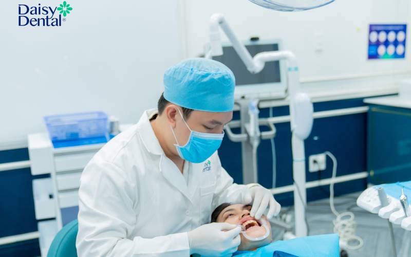 Nha khoa Quốc tế DAISY nhận Chuyển giao công nghệ tẩy trắng răng số 1 Nhật Bản