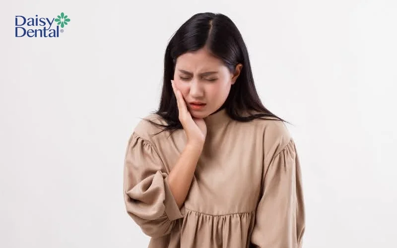 Răng bị sâu sẽ gây đau nhức, ảnh hưởng đến khả năng ăn nhai