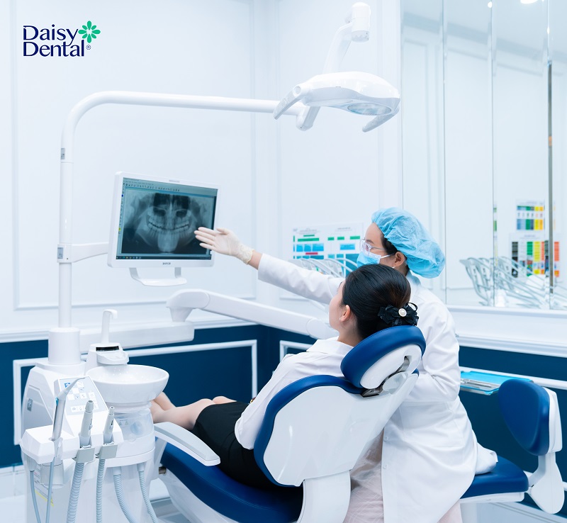 Khách hàng thăm khám theo mô hình 1:1 tại Nha khoa Quốc tế DAISY