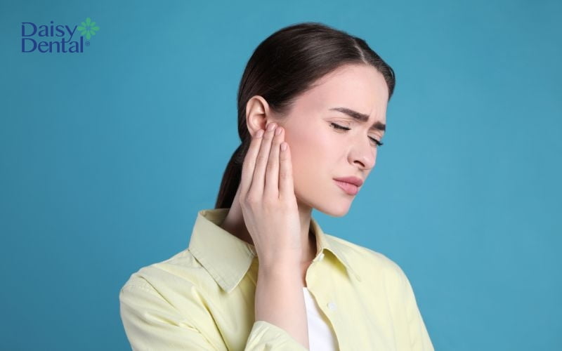 Đau quai hàm gần tai là vấn đề nhiều người gặp phải nhưng thường bỏ qua