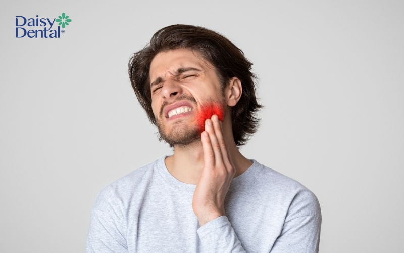 Một trong những dấu hiệu cảnh báo sớm về u nang đó là đau quai hàm gần tai