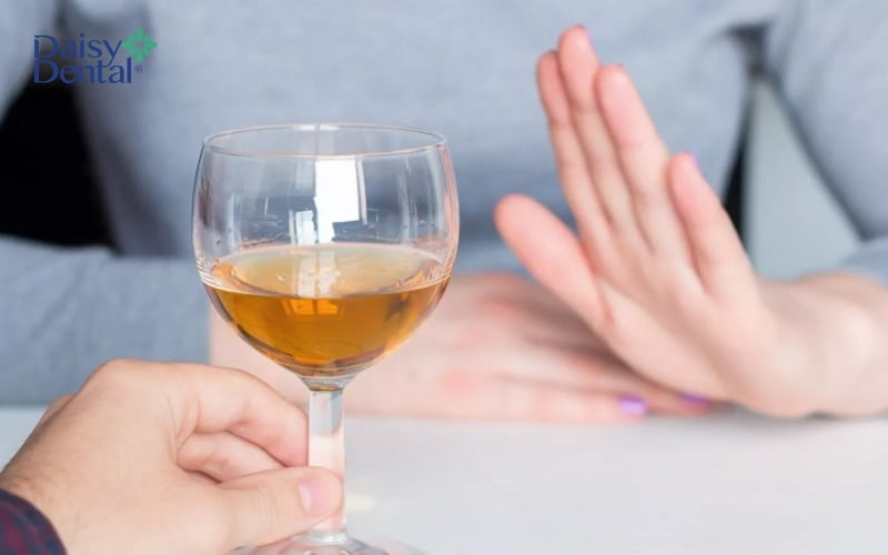 Hạn chế sử dụng các chất kích thích như rượu bia