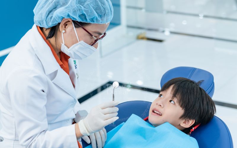 Với sự tận tâm, nhẹ nhàng của đội ngũ bác sĩ, bố mẹ sẽ không lo các con sợ hãi hay quấy khóc trong suốt quá trình thăm khám