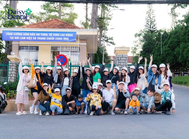 Toàn đoàn tập trung để xuất phát đến Nha Trang