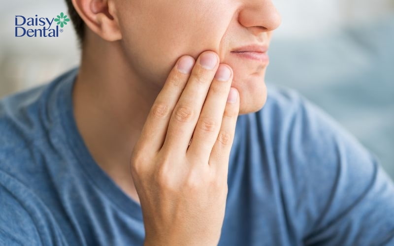 Người bệnh có thể uống thuốc giảm đau nếu nhổ răng khôn 1 tuần vẫn đau