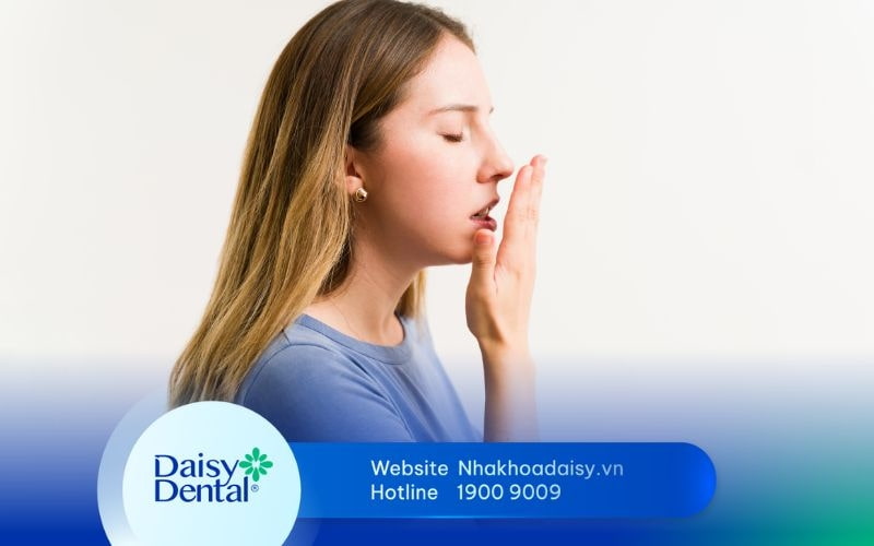 Nhổ răng khôn xong bị hôi miệng