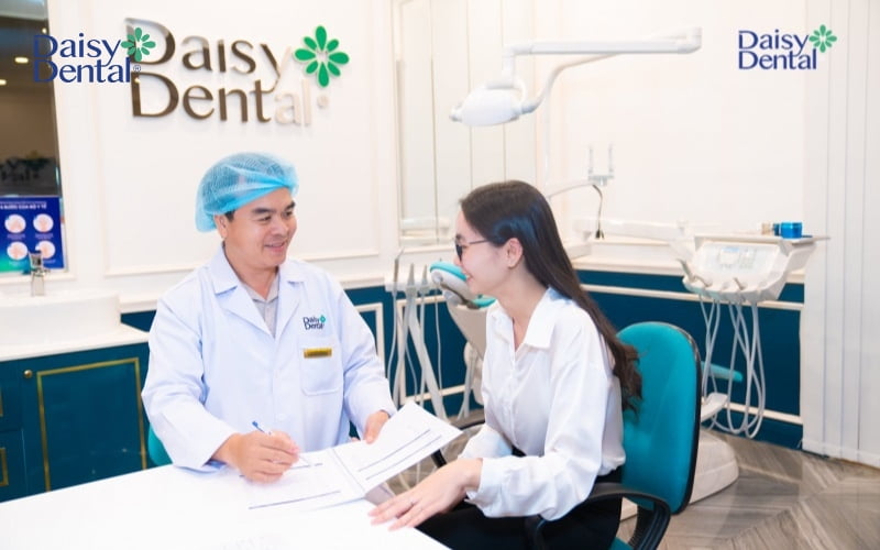 Nha khoa Quốc tế DAISY là địa chỉ trám răng mẻ đáng tin cậy được nhiều khách hàng “gửi gắm niềm tin”