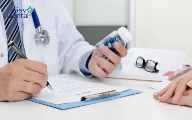 Bệnh nhân cần uống thuốc đúng theo đơn của bác sĩ để đảm bảo an toàn
