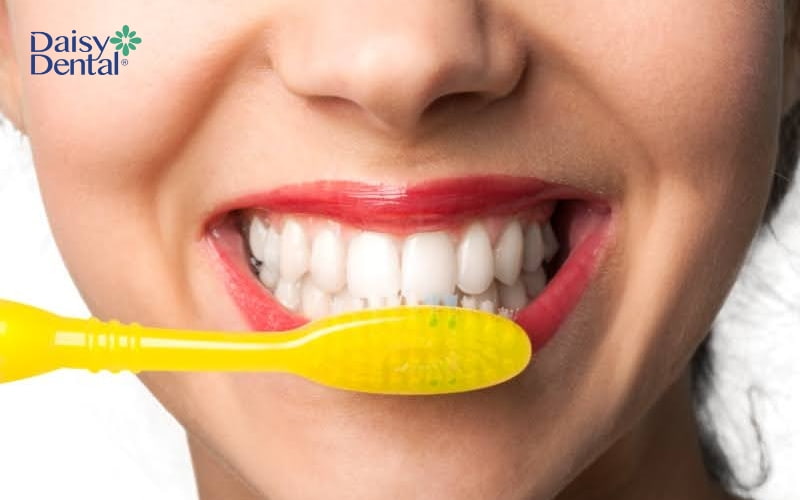 Đánh răng đúng cách 2 lần/ngày là rất quan trọng để bảo vệ sức khỏe răng miệng
