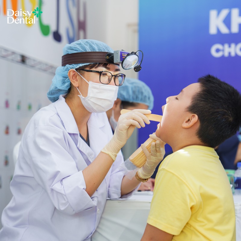 khám răng thiện nguyện