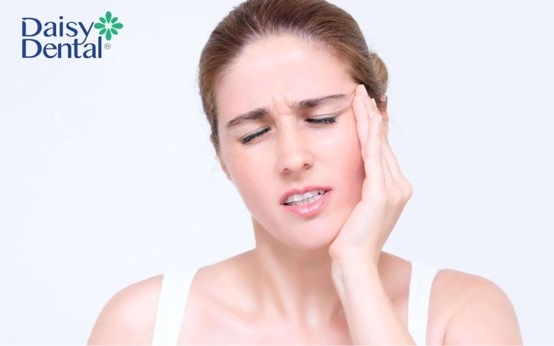 Mất răng dẫn đến tình trạng loạn khớp thái dương hàm, vùng thái dương đau nhức và đau đầu