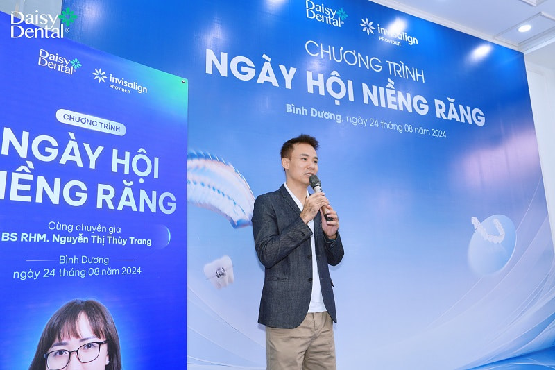 Ông Nguyễn Hữu Nghĩa - Quản lý Phát triển thực hành phòng khám tại Công ty Invisalign Vietnam chia sẻ trong hội thảo