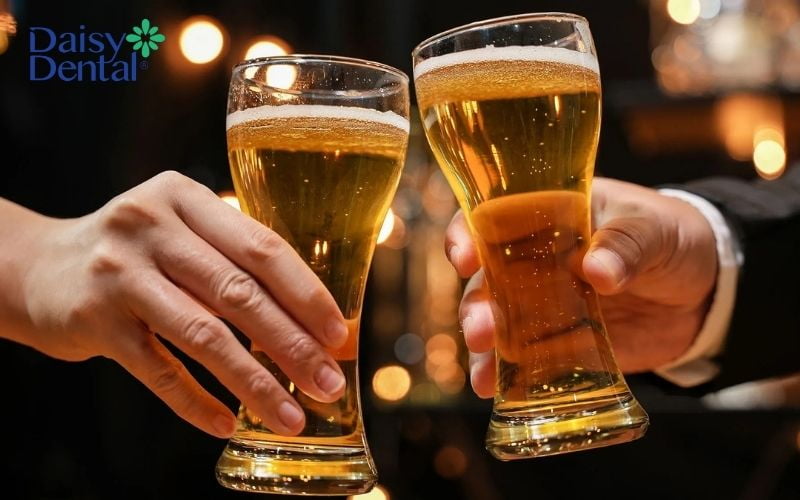 Không nên uống bia rượu khi bị viêm họng