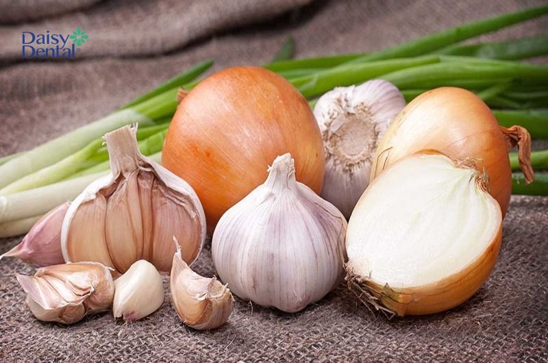 Hạn chế thực phẩm khiến hơi thở có mùi