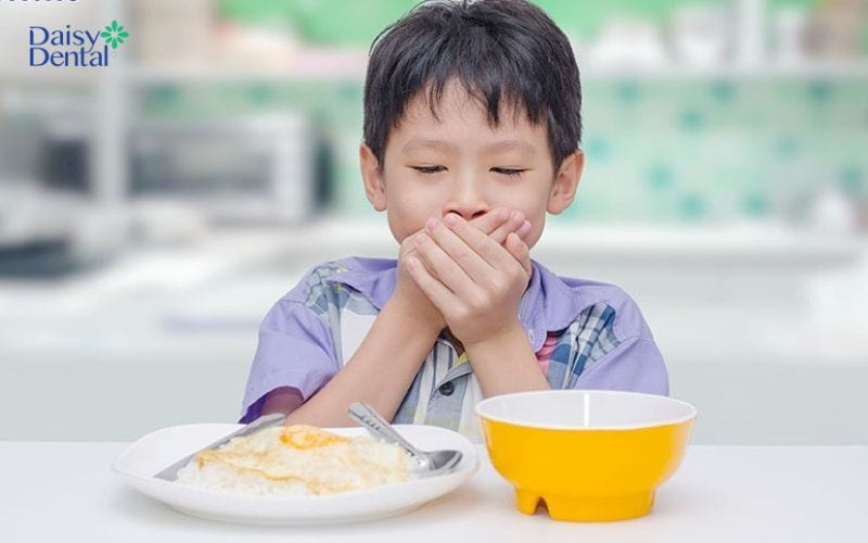 Chế độ ăn uống ảnh hưởng không nhỏ đến tình trạng răng miệng của trẻ