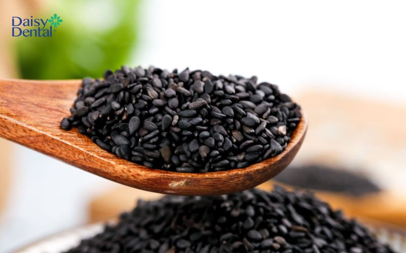 Nước mè đen cũng có thể trị mụn nước trong miệng