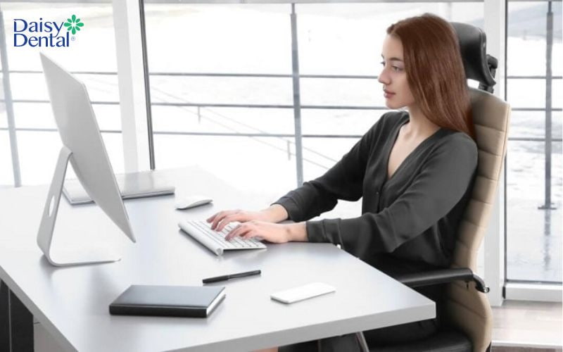 Chọn ghế có tựa lưng để nghỉ ngơi khi làm việc